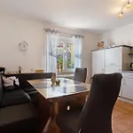 Hog , Lägenhet