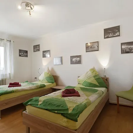 Hog , Apartment *